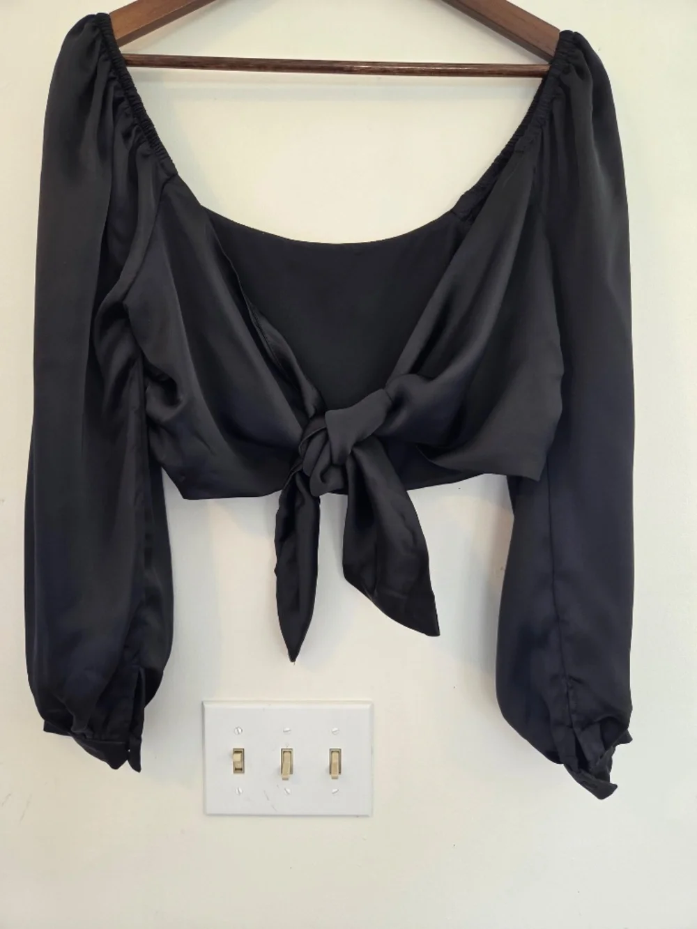 Cropped black satin top S balloon sleeves tie back button cuff festival boho - Picture 5 of 14